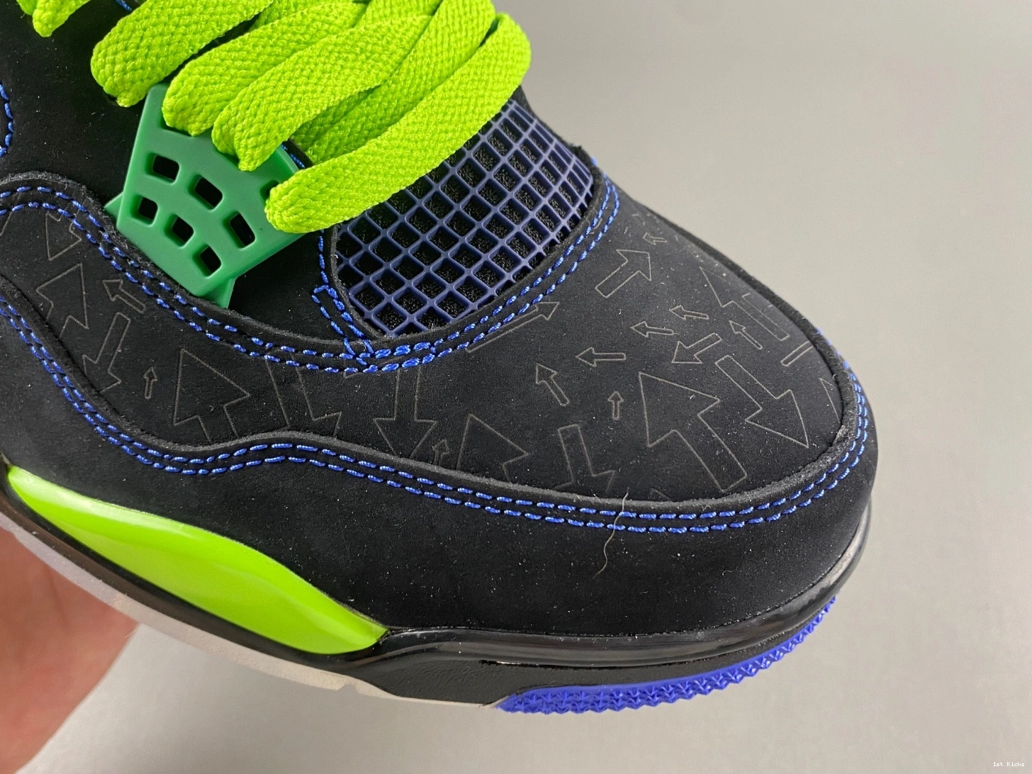 Doernbecher - 4 Jordan 308497-015 Retro 1123